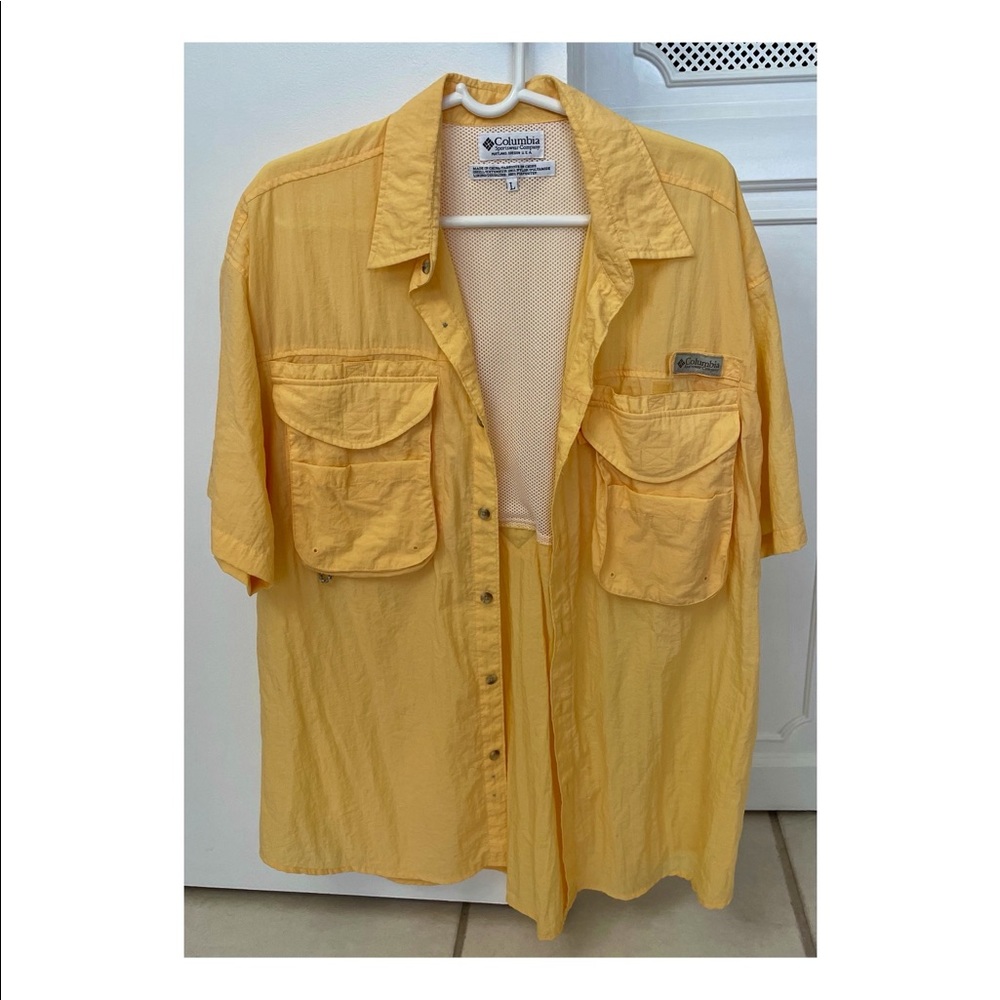 Men’s Columbia shirt